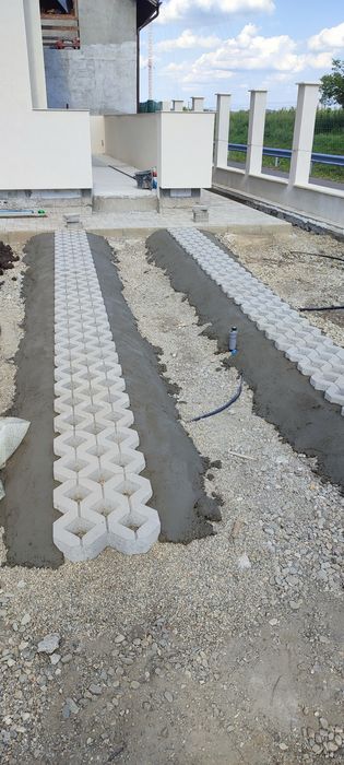 Servicii Subzidiri hirdoizolatii gazon pavele amenajare curte