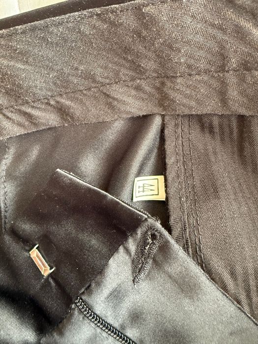 Черен костюм            .