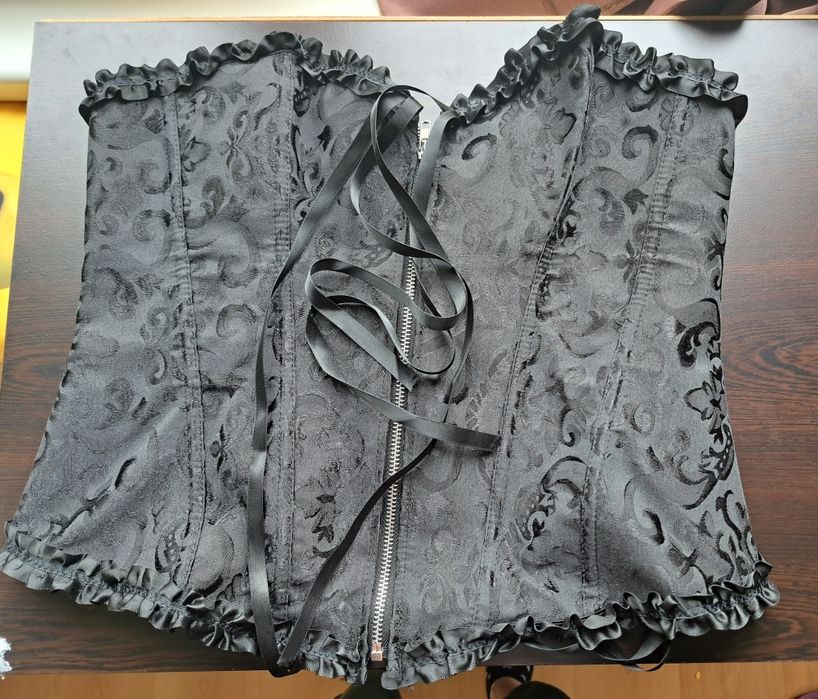 Корсети нови 2бр