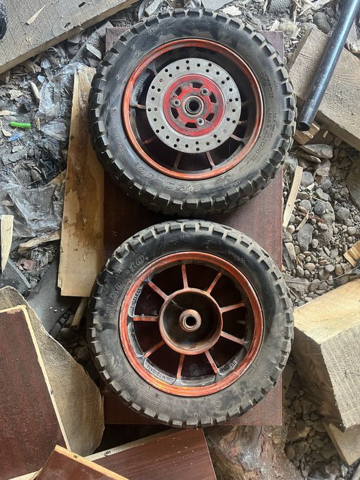 Продам колеса на скутер