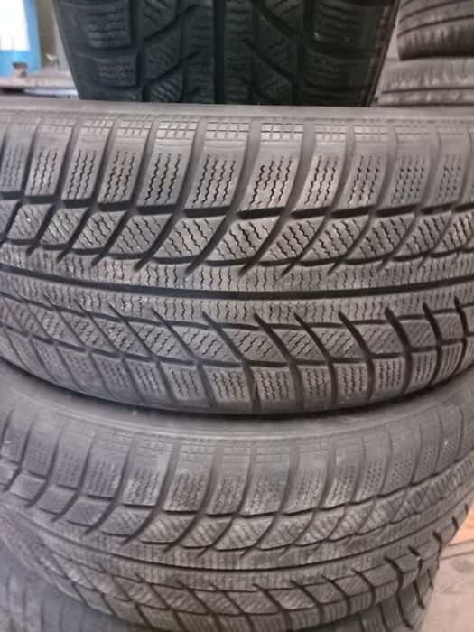 Anvelope de iarna 205 50 17