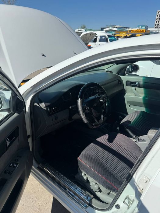 Ласети 2010 й Нармалний узим миниб юрган машинам