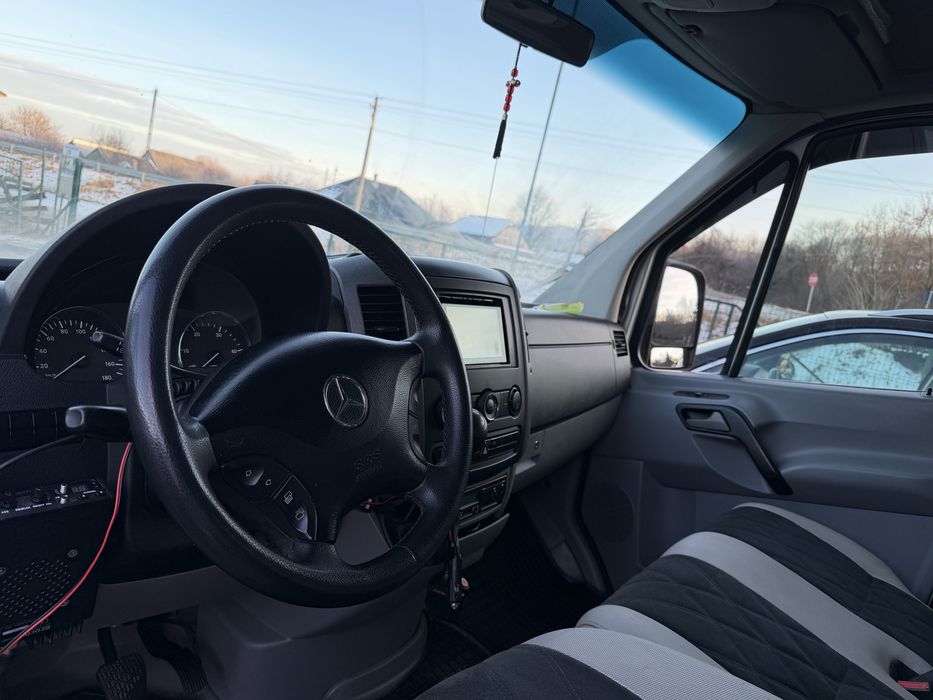 Vând mercedes sprinter 318