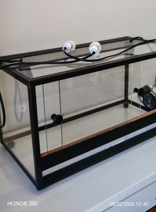 Продам террариум 60х30х30