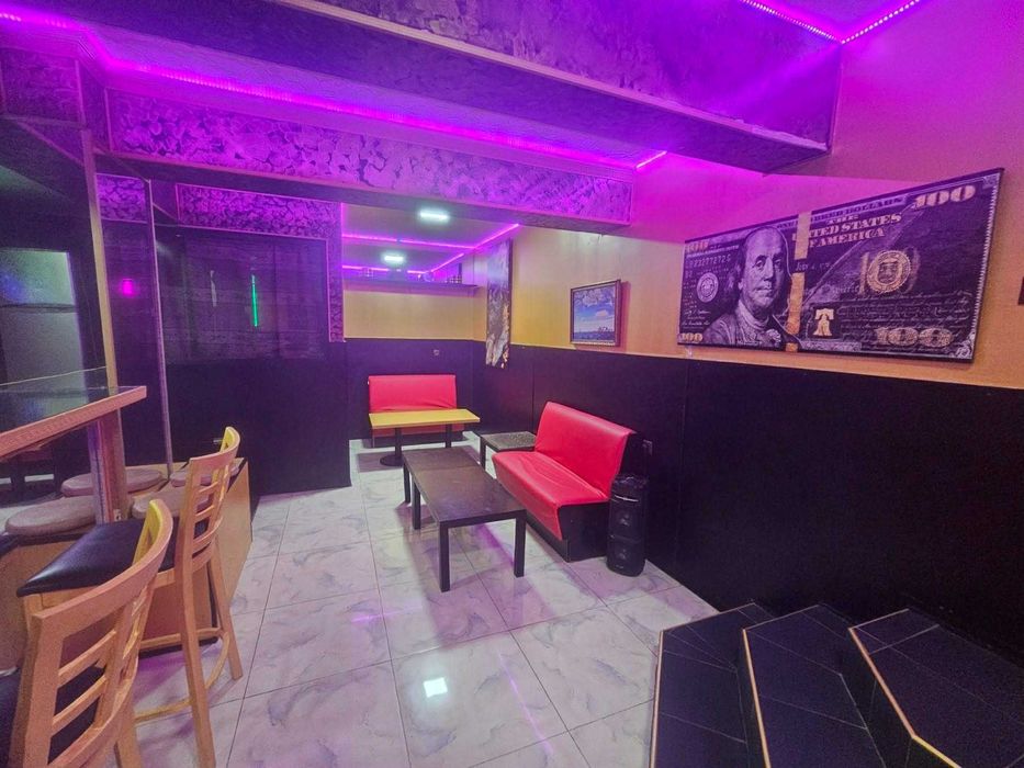 НОВА ВИЗИЯ -Парти зала, бар "General Bar" на вечер във Варна.