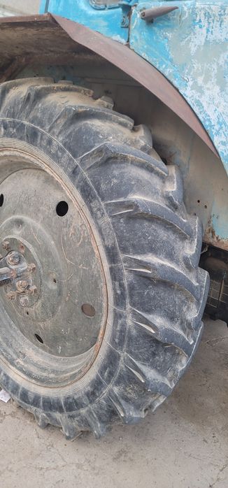 traktor mtz 80 sotiladi
