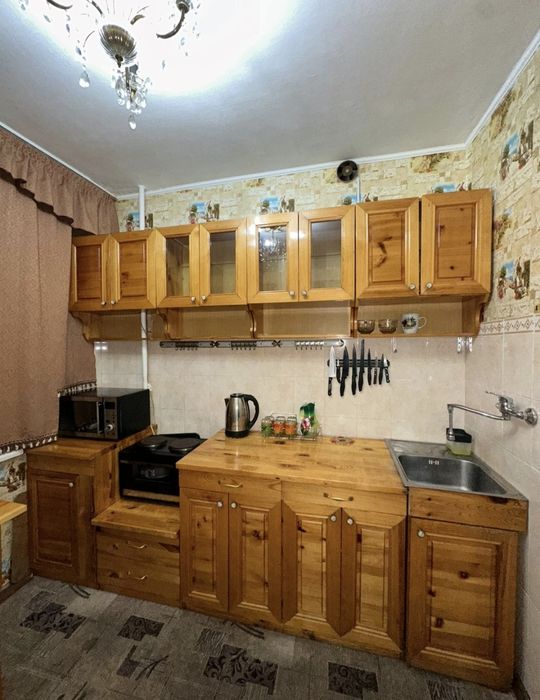 Продам 2х комн Бурова 23