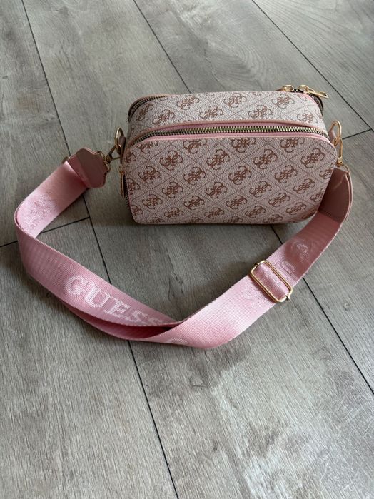 Дамска чанта GUESS