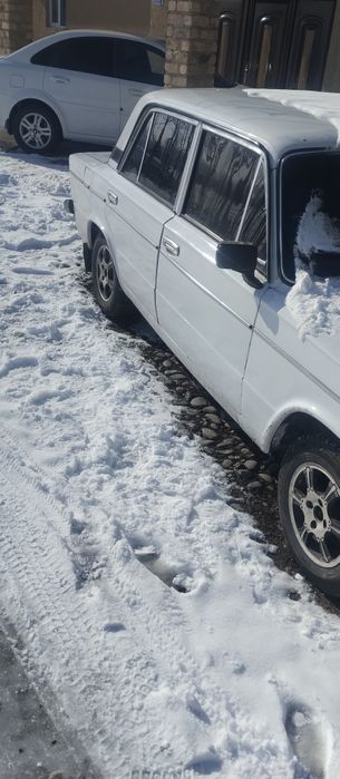 06 Jiguli sotiladi yili 1983 rangi oq metan 65 talik benzinga ham yurd