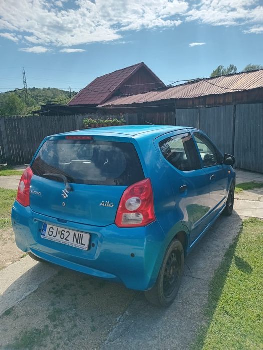 Vând Suzuki Alto 2011
