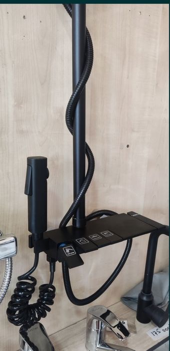 Смеситель ванной душа с лейкой