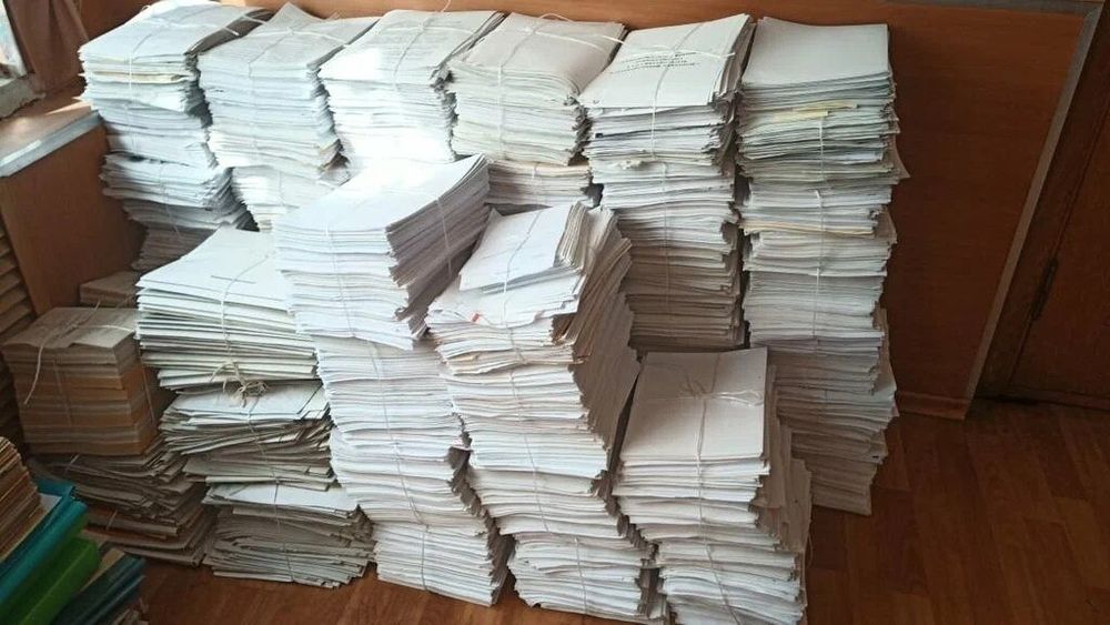 Приём на переработку макулатуру белую бумагу картон целлофан.
