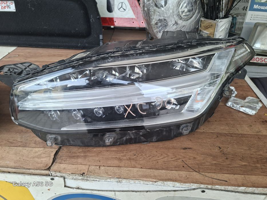 Оригинален фар VOLVO XC90  ляв/десен