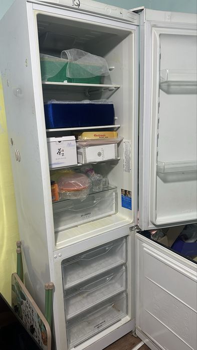 Холодильник Indesit