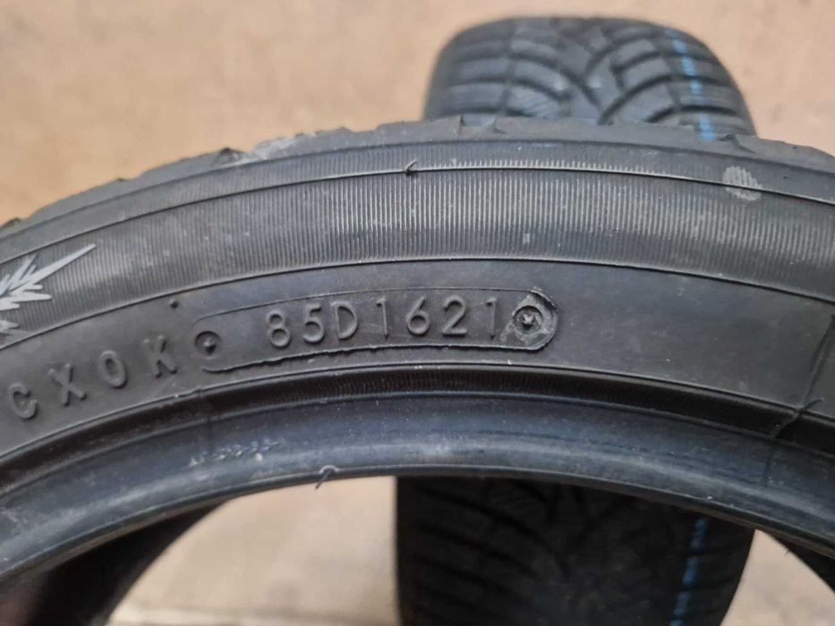 2 Toyo R17 215/45
зимни гуми
DOT1621