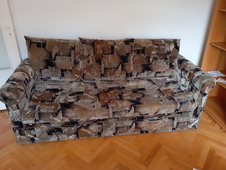 Canapea extensibila cu lada