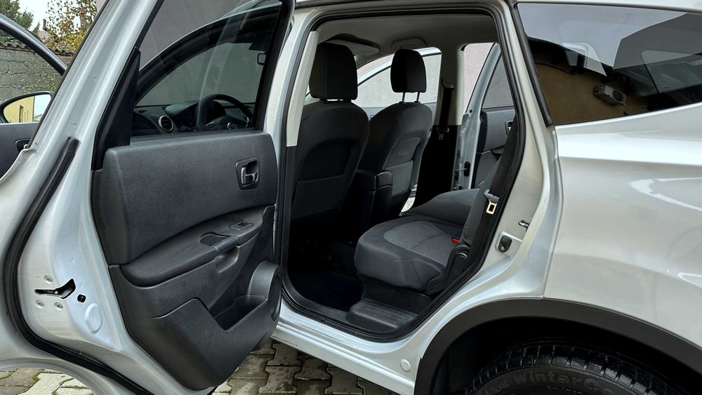 Rate Cash Nissan Qashqai 7 locuri 1600 benzina clima pilot Garantie