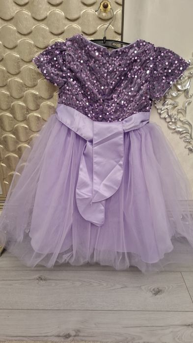 Продам новое детское платье