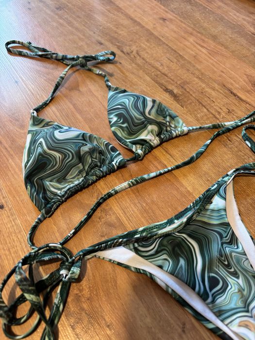 Свеж нов бански