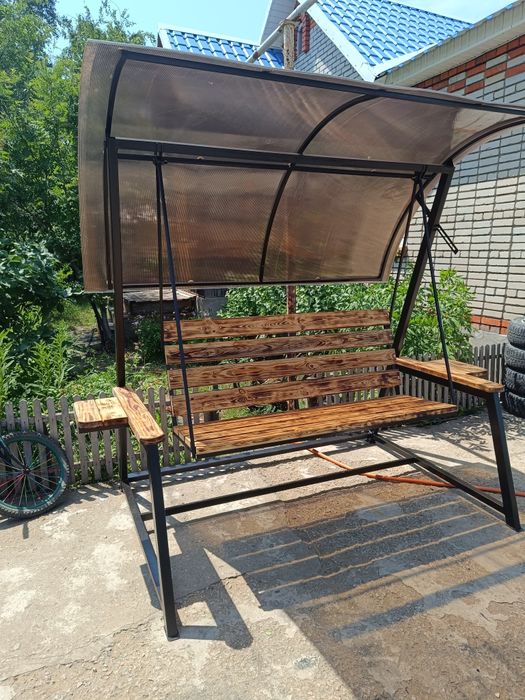 Садовые качели и беседки