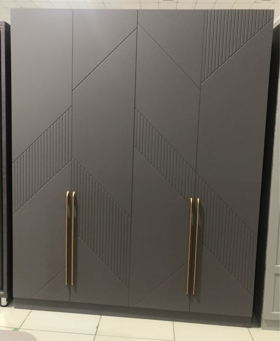 Продам шкаф, 200тысяч торг есть