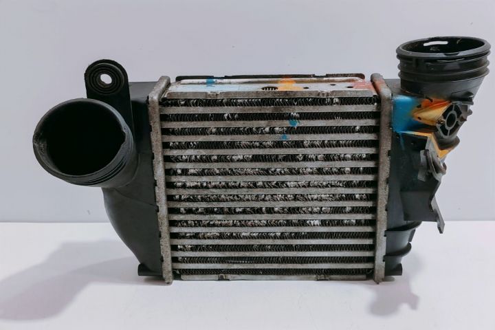 Intercooler Volkswagen VW Bora prima generatie