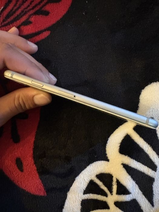 Iphone 6s display ul este spart
