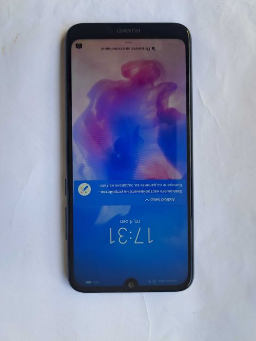 Продавам много запазен Телефон Huawei Y6.Има 32 ГБ рам памет.