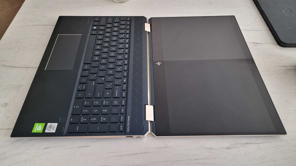 Лаптоп HP Spectre X360 15 инчов 4K Ultra HD (3840 x 2160), Touchscreen