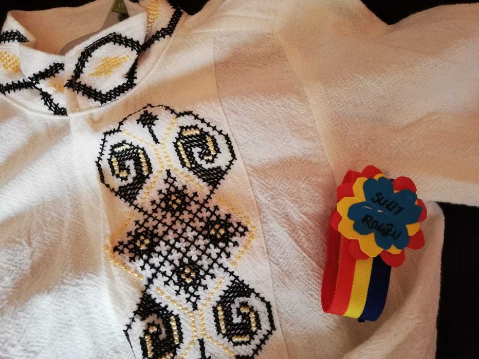 Set ie tradițională tată și băieței