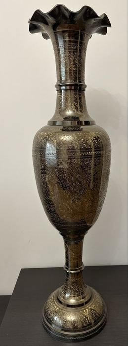 Ваза напольная бронзовая