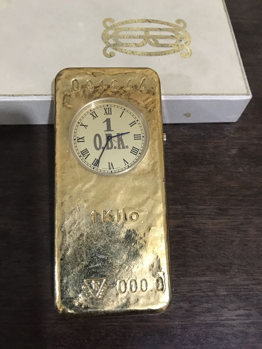 Новые позолоченые-подарочные часы