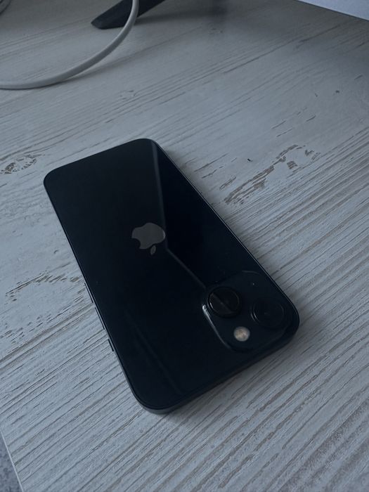 Продам айфон 13