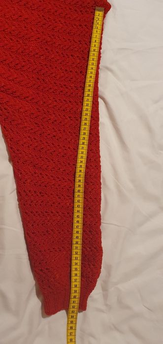 Pulover lana lucrat manual S-M foarte bun rosu