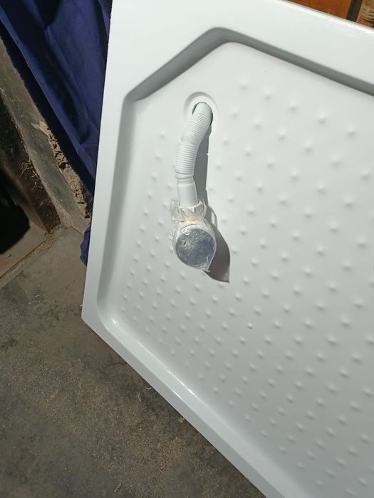 Душевой поддон 100*100