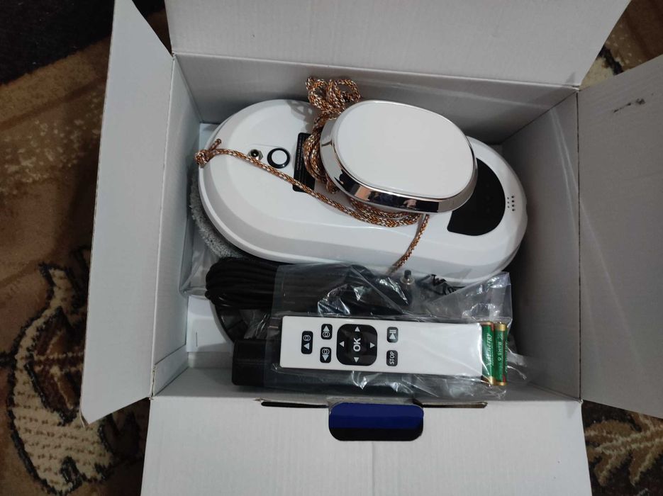 Робот за почистване на прозорци