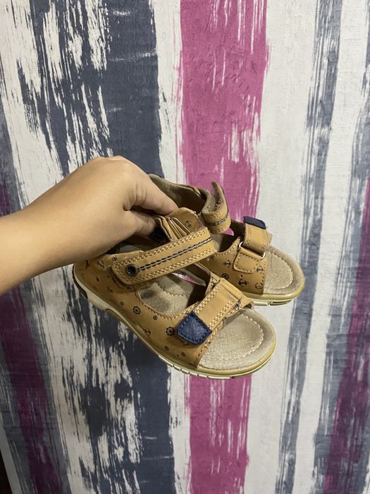 Продам кеды и сандалии на мальчика, 24рр