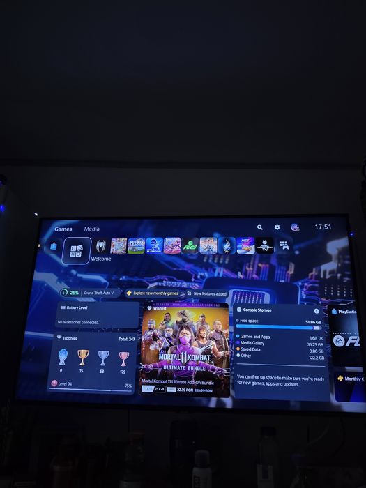 PS5 pro + 2 controlere + stand vertical + disk drive +cont cu jocuri