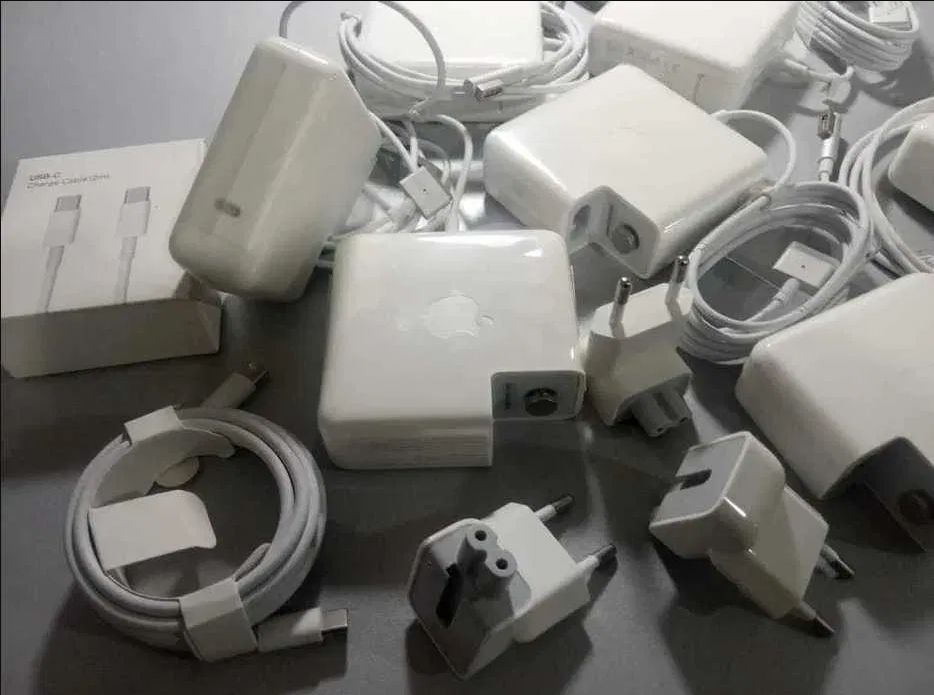 Блок питания на MacBook