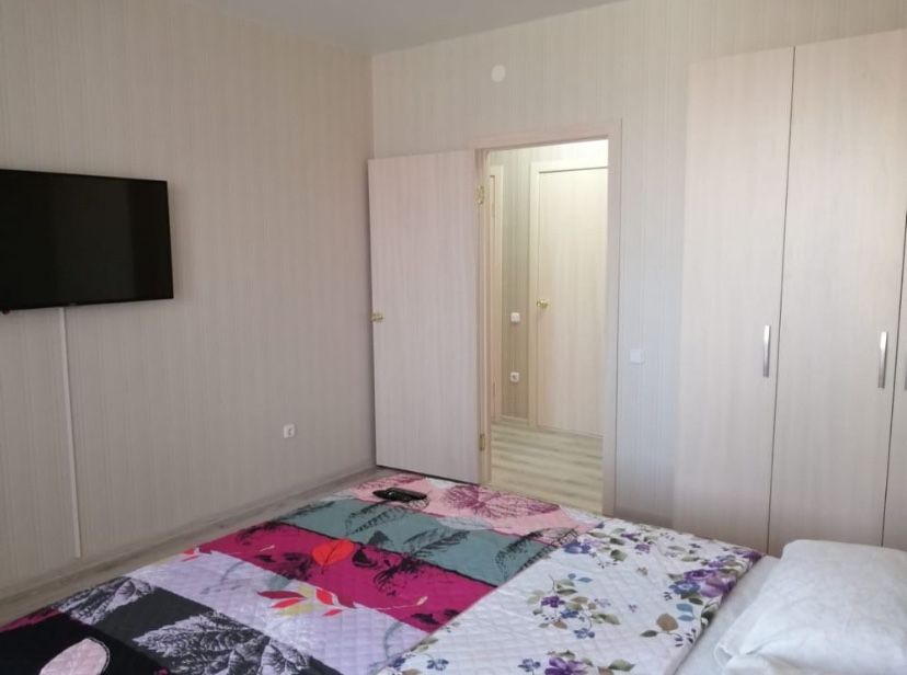 Сдается 2 ком кв левый берег жк Лазурный