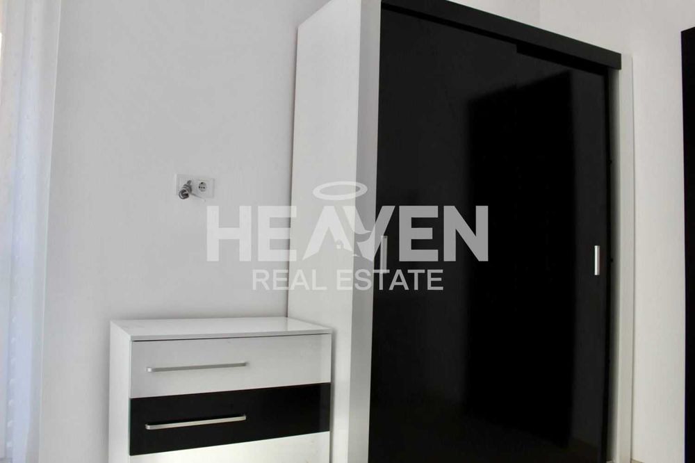 Продава се Тристаен апартамент в Пловдив, Център - 75 кв.м за 1727 €/кв.м - Снимка #2