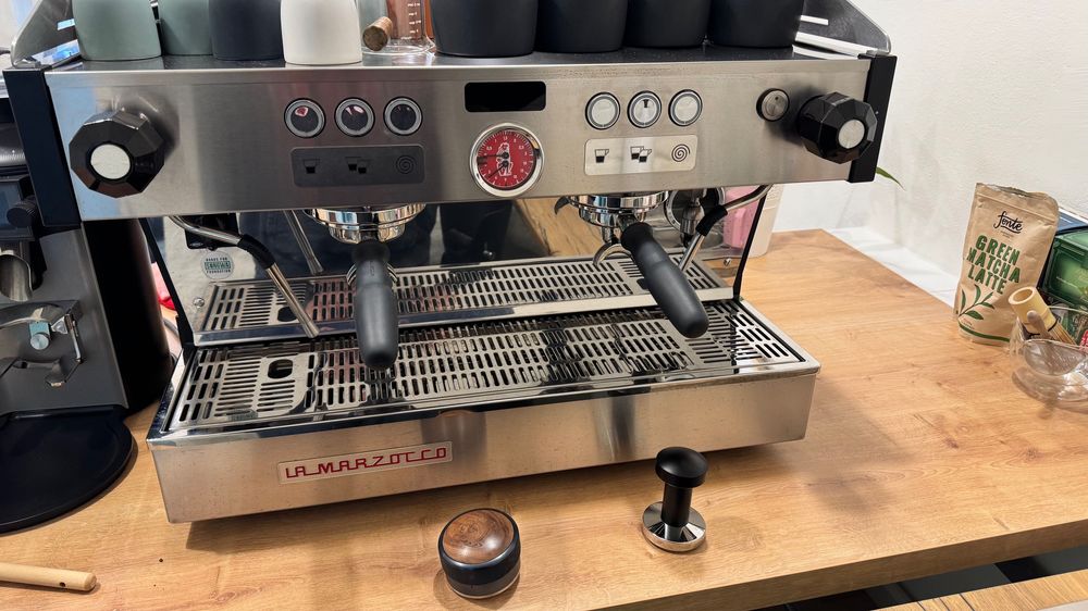 Vand espressor La Marzocco Linea PB, in garantie, folosit 3 luni