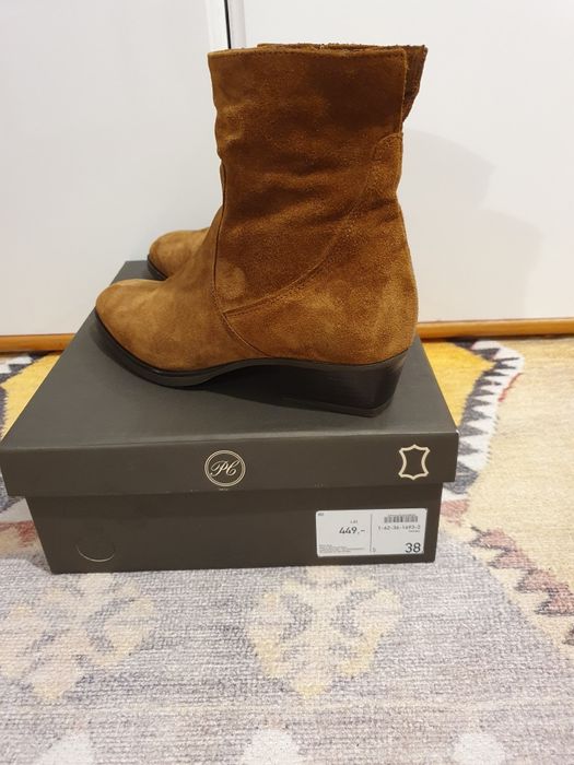 Botine din piele intoarsa