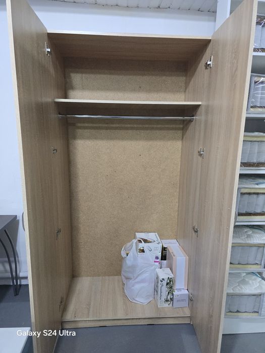 Шкаф распашной, новый.