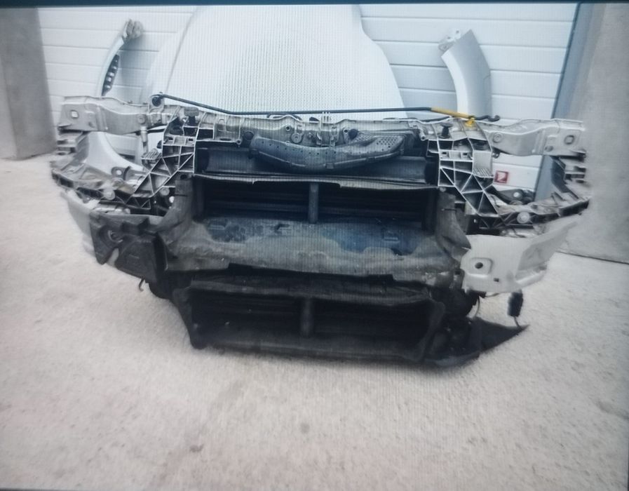 Capota bara far trager aripa radiator Ford Focus, Ford Focus 3