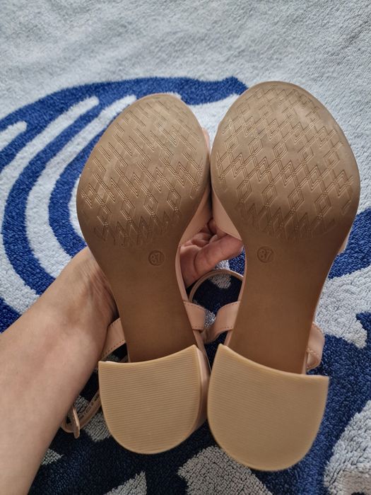 Vand sandale Catwalk elegante,foarte comode.