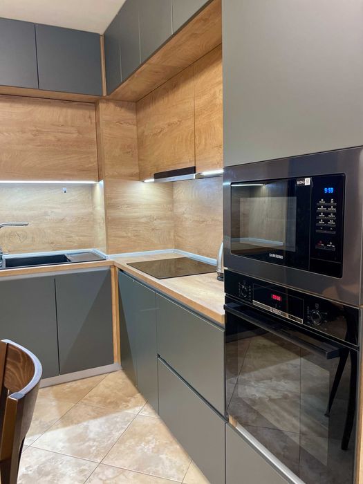 Дава се под наем Тристаен апартамент в Варна, Център - 87 кв.м за 714 € - Снимка #10