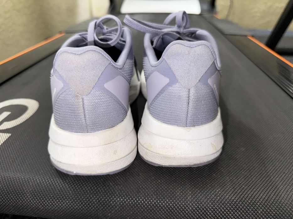 Беговые кроссовки Adidas