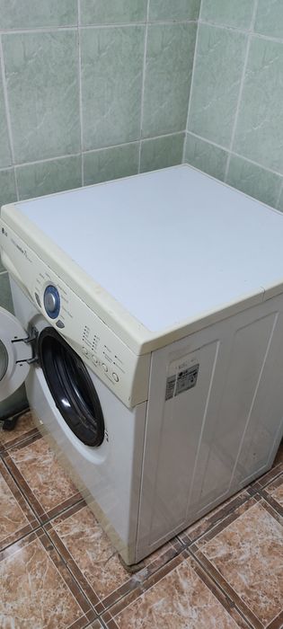 Продается стиральная машина LG