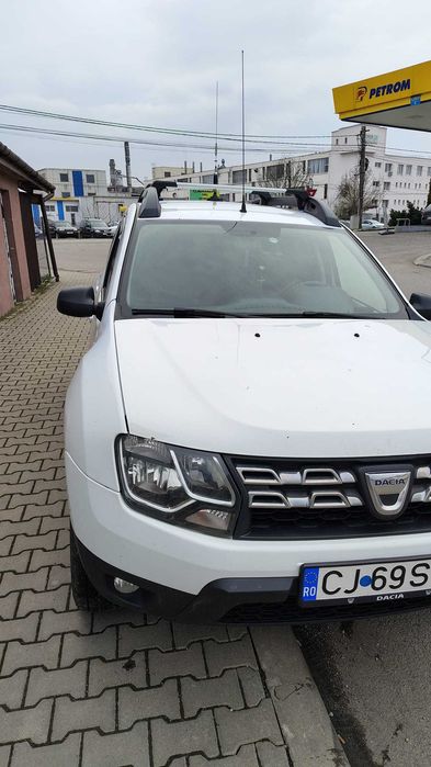 Vând Dacia Duster